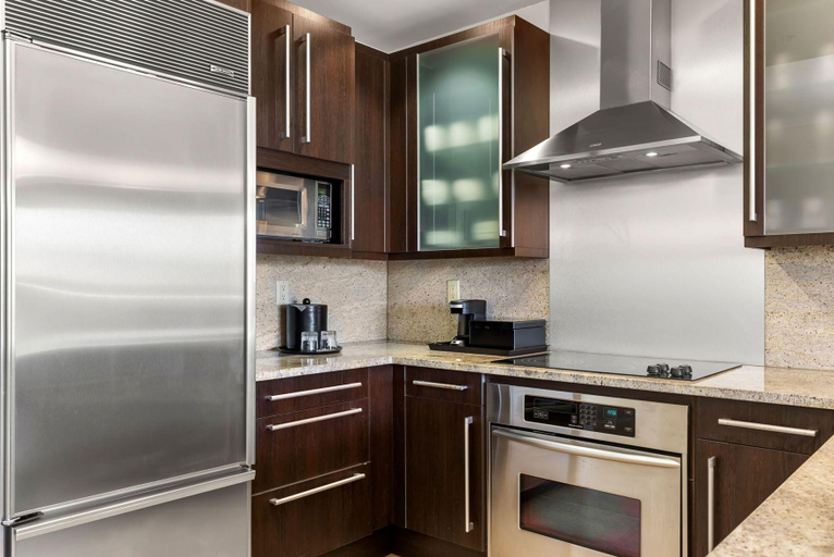 5, Resort View 1BR Suite With Direct Pool Access, Monroe