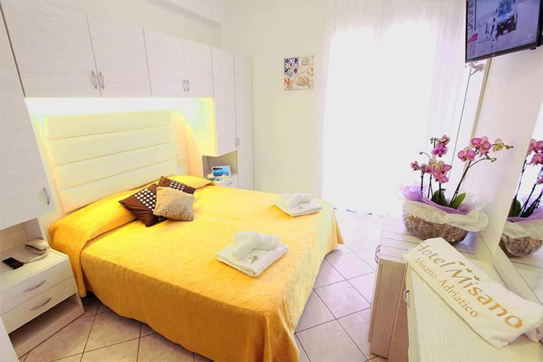 Bedroom 3, Hotel Luciana, Rimini