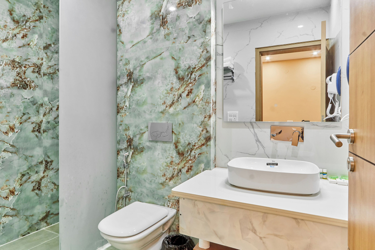 Bathroom 2, Hotel Saathviik99, Tehri Garhwal