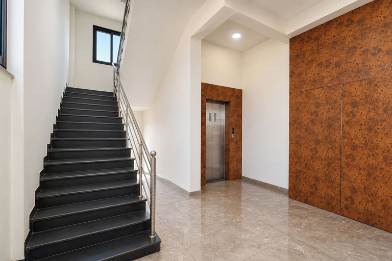 Staircase 4, Fabhotel Dsp, Pune