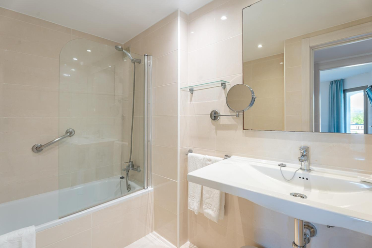 Bathroom 5, THB Guya Playa, Baleares