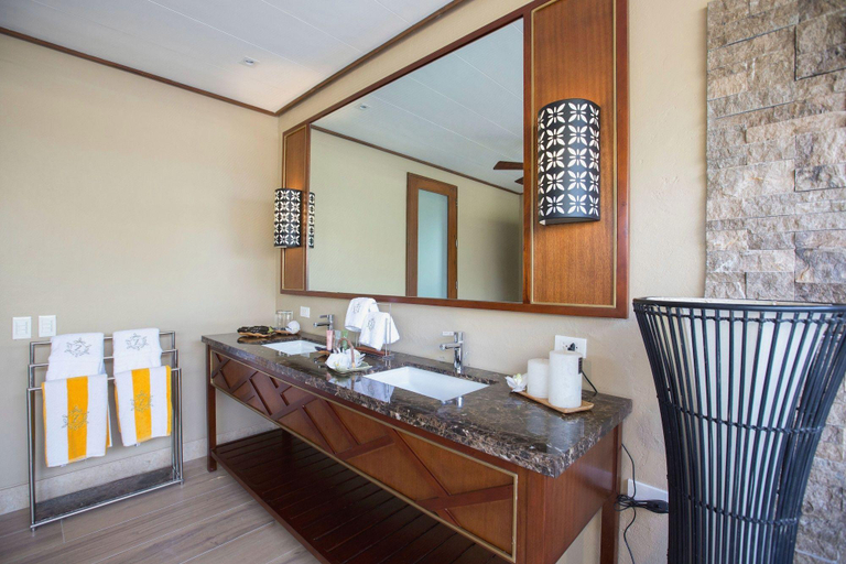 Bathroom 4, El Jardin de Zaida, San Juan