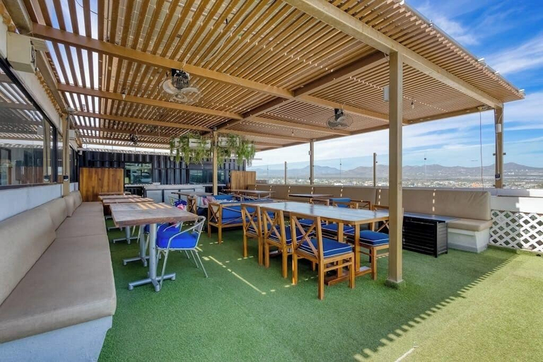 Outdoor dining 2, Hotel Room With Ocean-view Rooftop Infinity Pool, AC, Gym - Dog-friendly, La Paz