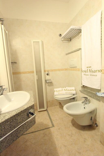 Bathroom 4, Hotel Luciana, Rimini