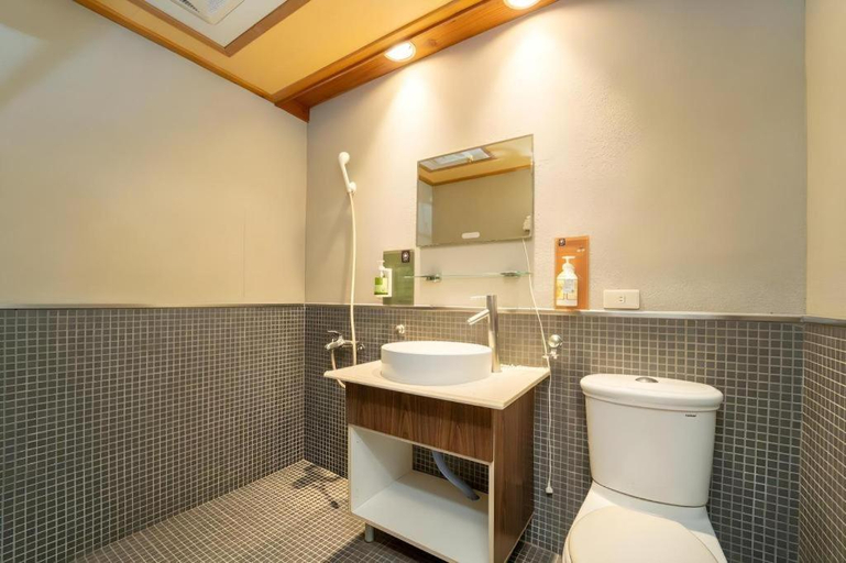 Bathroom 3, New Era Art Resort & Spa, Nantou