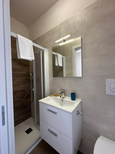 Bathroom 2, Casa di Nonna Pina, Bari