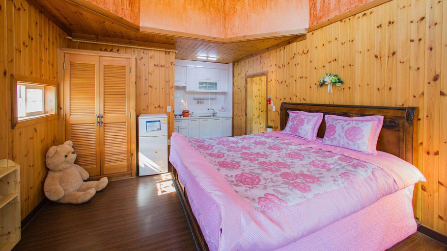 Bedroom 2, Muju Cherish Pension, Muju