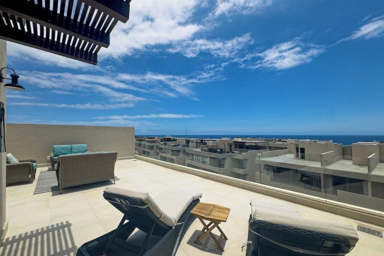Terrace/patio 5, Modern Studio With Rooftop Lounge, Pools, Gym, Pickleball & Netflix Access, La Paz