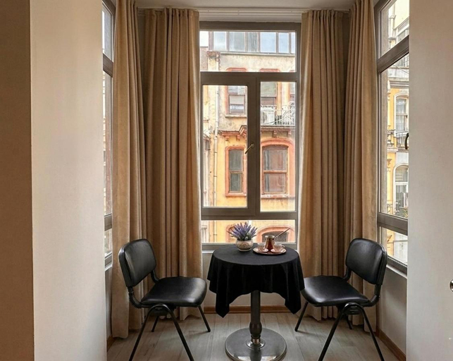 Others 4, Tanya Apartment, Beyoğlu