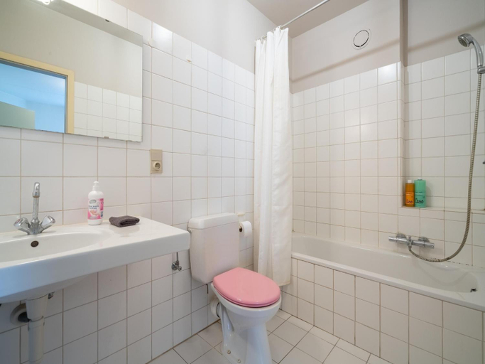 Bathroom 5, Lavish apartment in Antwerp, Antwerpen