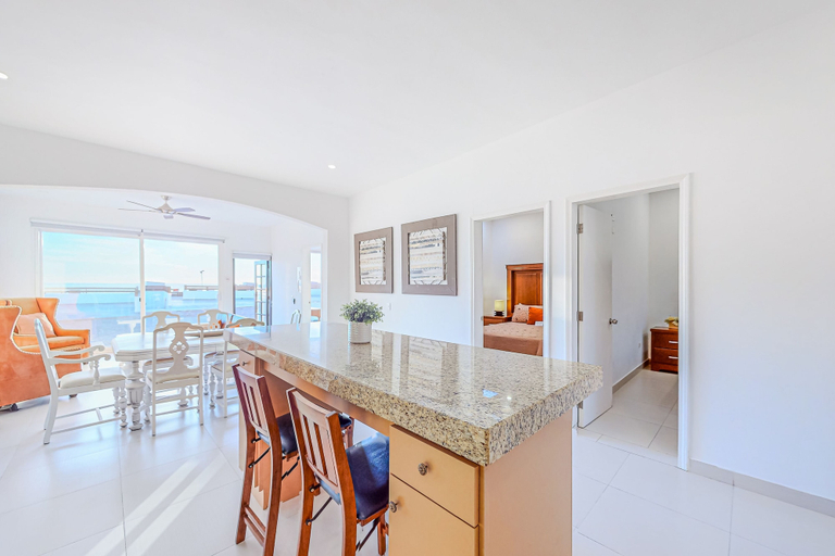 Dining 4, Dog-friendly Villa With Heated Outdoor Pool, Hot Tub, Streaming, Balcony, Grill, Tijuana