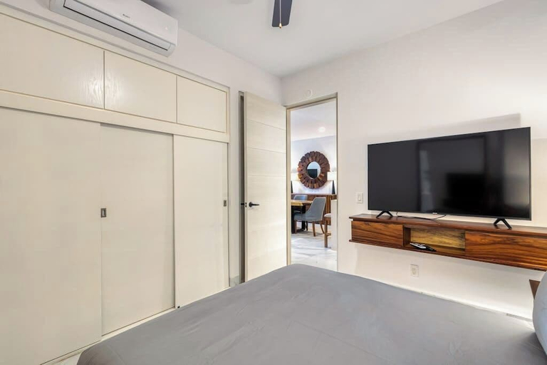 Room 2, Family-friendly Oasis With Pool and Steps From Medano Beach, La Paz