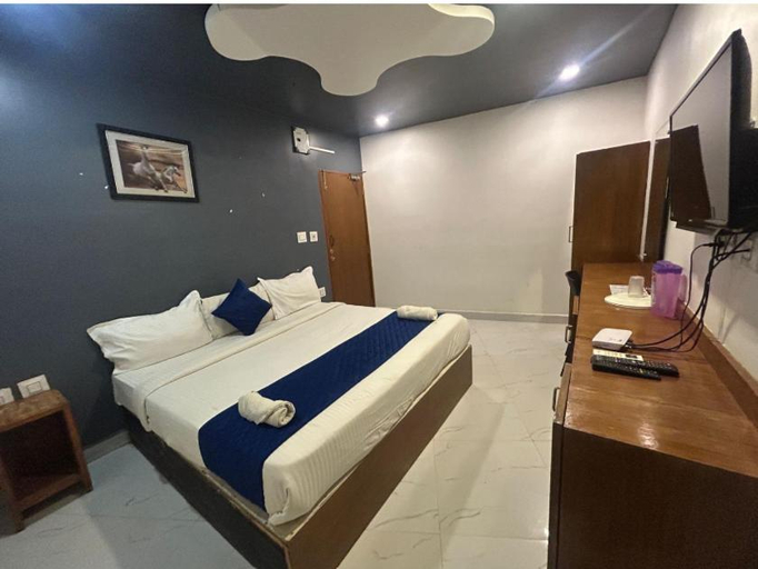 Bedroom 5, Infinity Beach Stays, Viluppuram