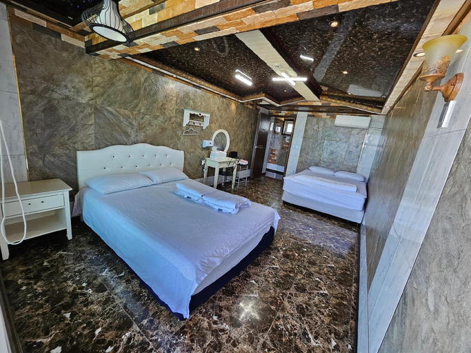 Bedroom 2, Goseong Naple House Pension, Goseong
