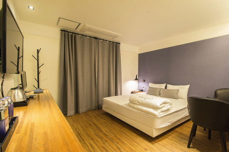 Bedroom 2, Busan Yeonsan-dong OOPS, Yeonje