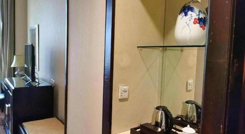 Bathroom 3, Jiang Xi Hotel, Nanchang