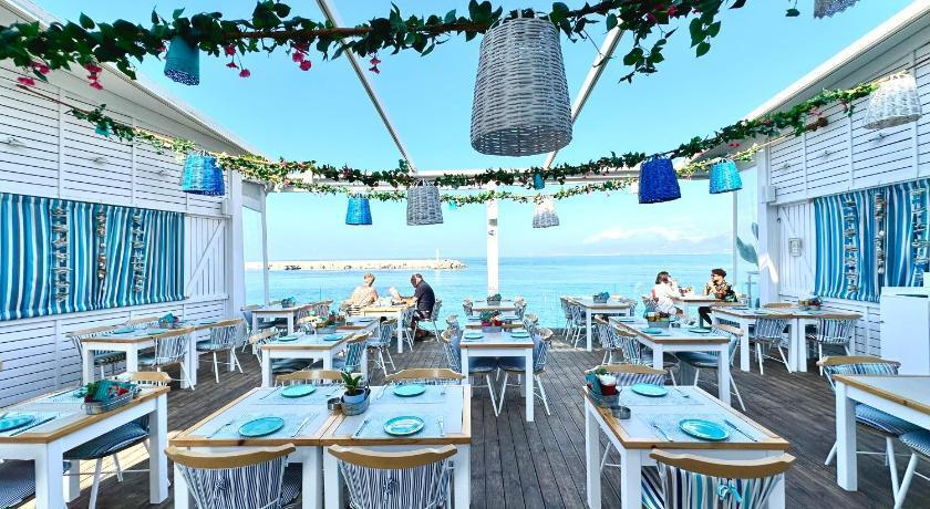Food & Drinks 5, Skipper Beachfront Suites, Crete