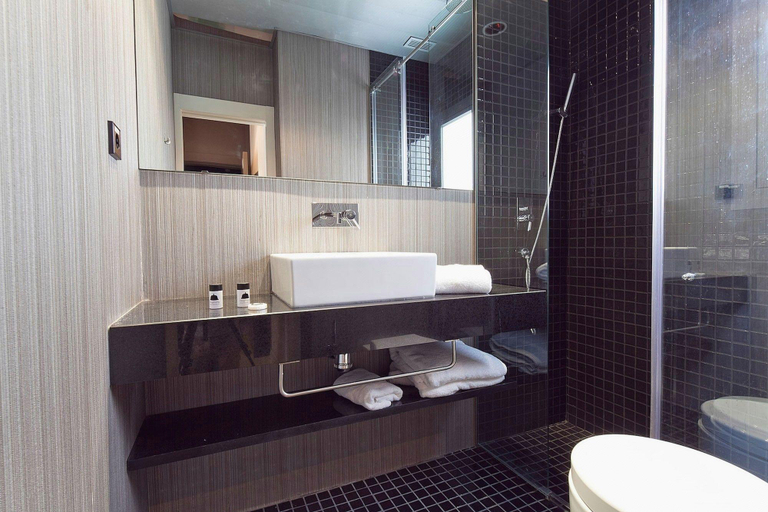Bathroom 4, Cosy Rooms Embajador, Valencia