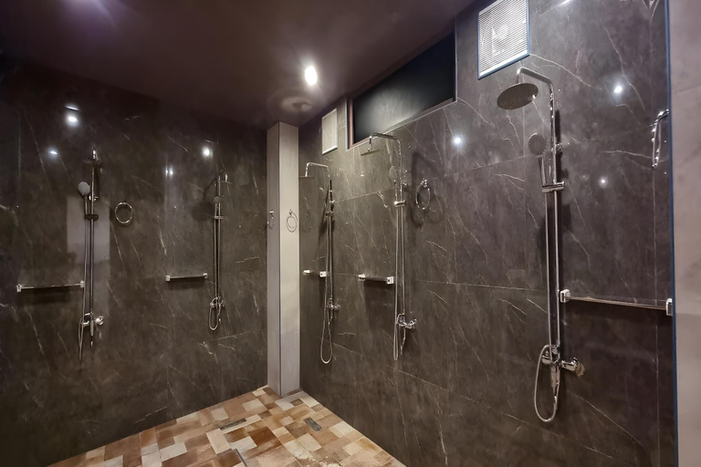 Bathroom 3, Papabo Backpackers Mactan, Lapu-Lapu City