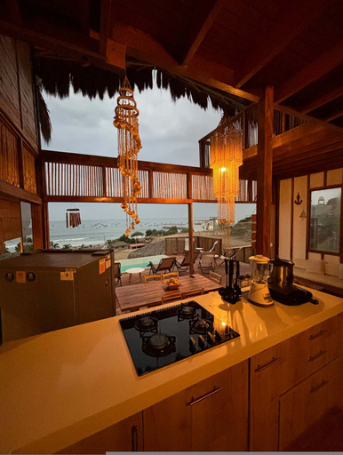 Room 4, w Beachside 8BR Villa in Punta Veleros, Talara