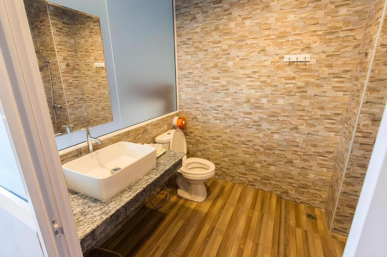 Bathroom 3, Phet Phangan, Muang Surat Thani