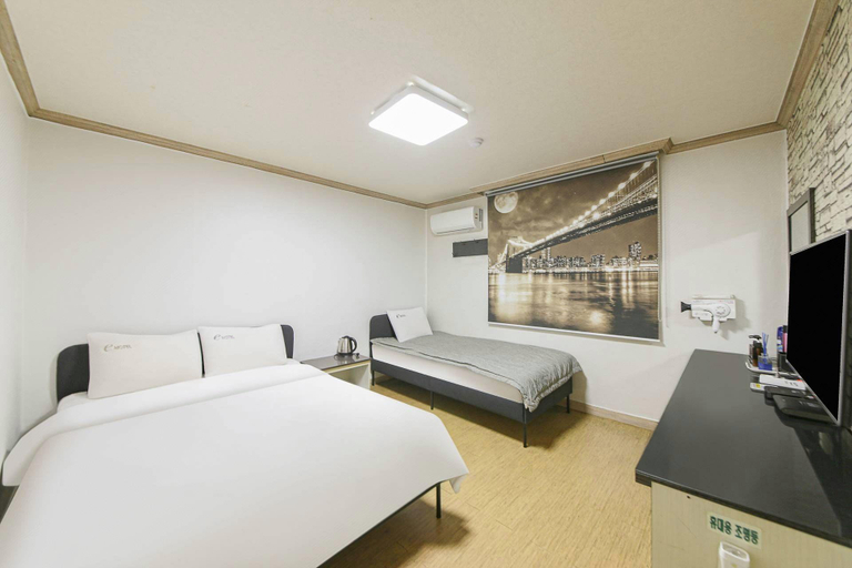 Bedroom 4, Suncheon Java Hotel, Suncheon