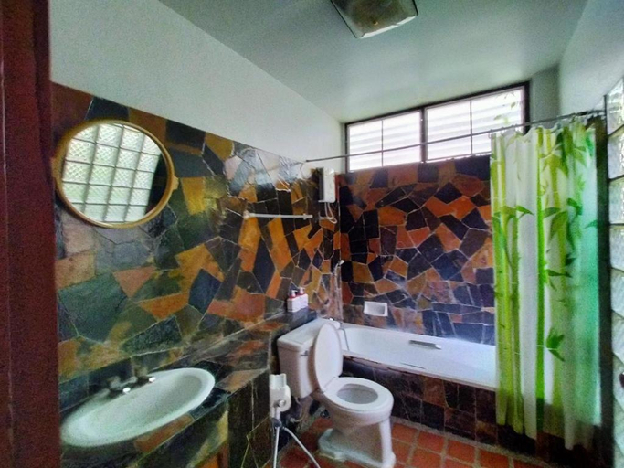Bathroom 3, River Kwai Park & Resort, Muang Kanchanaburi