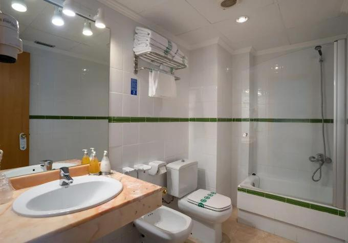 Bathroom 5, Pino Alto, Tarragona