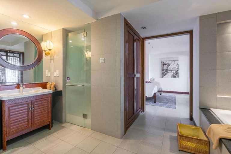 Bathroom 3, Haikou West Coast Hotel, Hainan