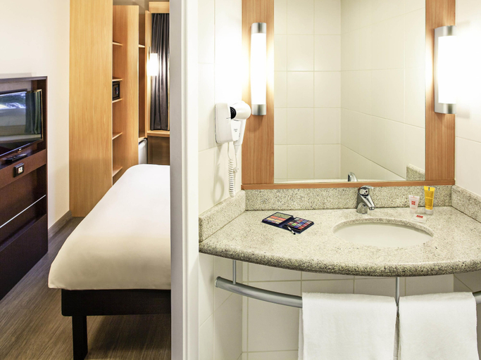 Bathroom 4, Ibis Rio de Janeiro Parque Olimpico, Rio de Janeiro