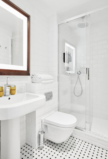 Bathroom 4, Plaza Tour Eiffel Hotel, Paris