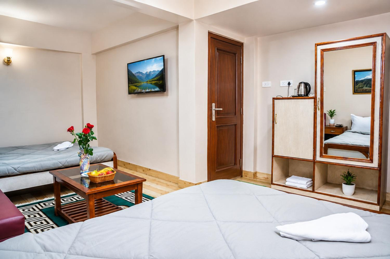 Others 3, Hotel Red Rose, Darjiling