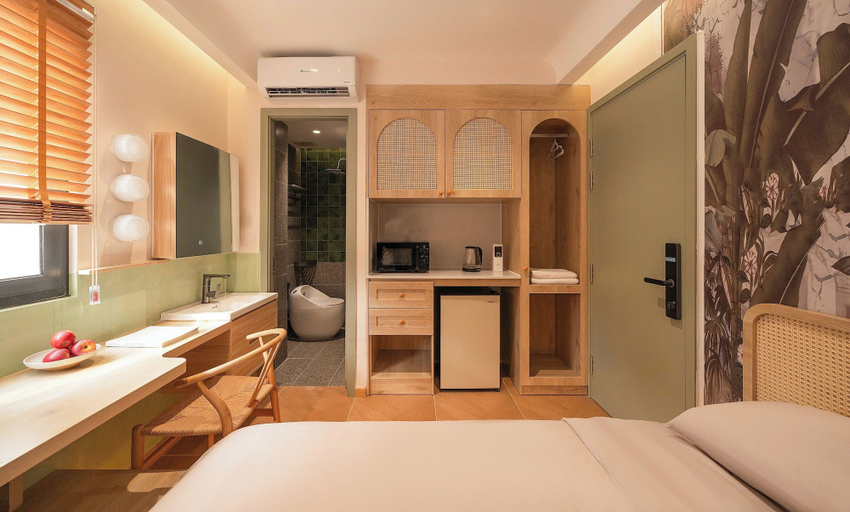 Room 2, Phuc Loc Premier, District 1