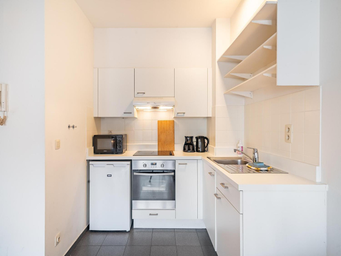 Kitchen 5, Lavish apartment in Antwerp, Antwerpen