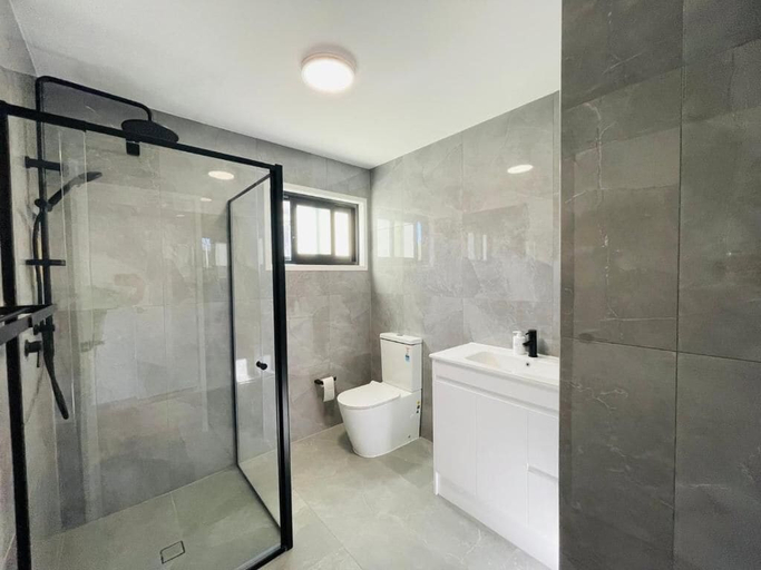 Bathroom 3, 262Troughton, Coopers Plains