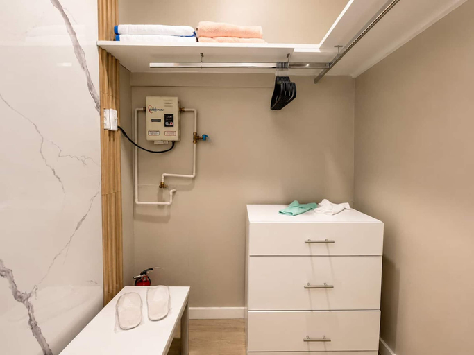 Room 4, Modern Studio Private Parking Near Beach, Broward