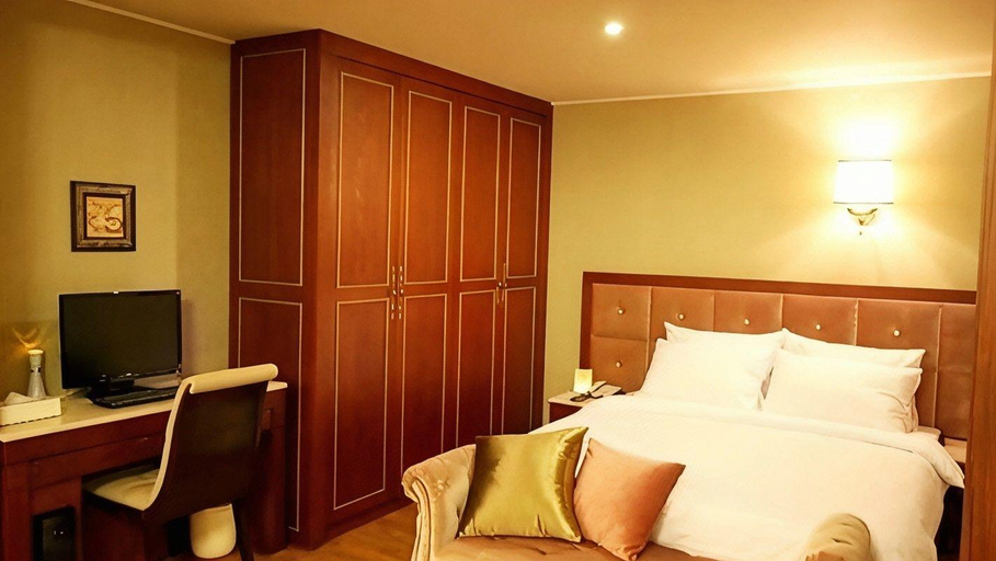 Bedroom 2, LS Tourist Hotel, Jeongseon