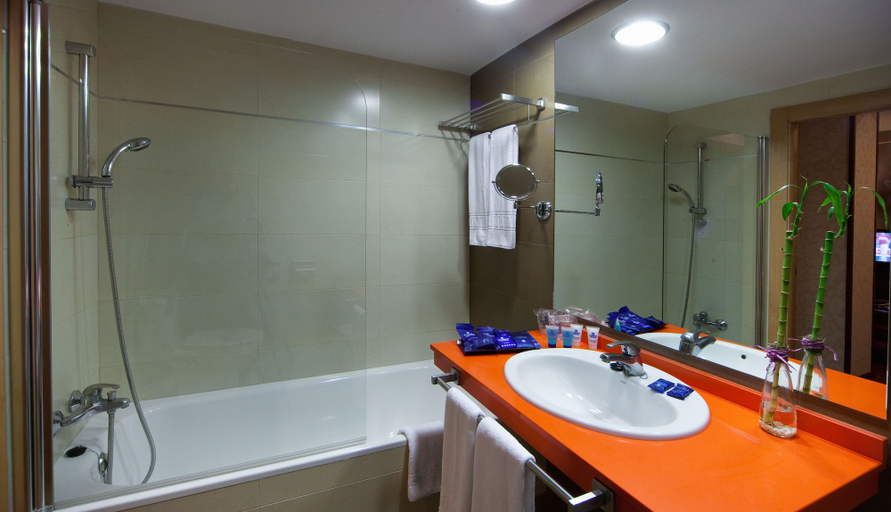 Bathroom, Evenia Zoraida Resort, Almería