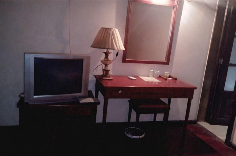 Others 5, San Xinle Grand Large Hotel, Wenshan Zhuang and Miao