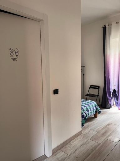 Bedroom 3, Il Cortile Como Single & Double Room in apartment NO HOTEL, Como