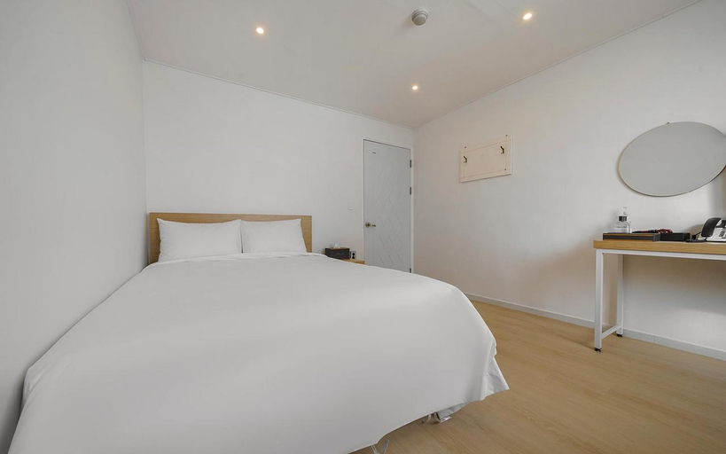 Bedroom 3, Starry Night Motel, Sokcho