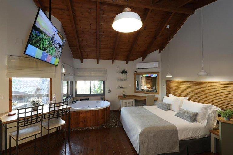 Bedroom 4, Ramot Resort Hotel