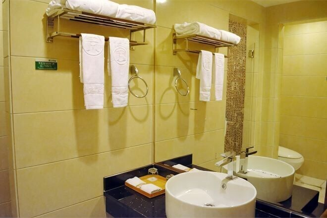 Bathroom 3, Shiji Huayuan Leisure Club, Huizhou