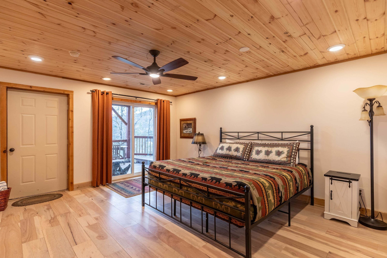 Interior 4, St Johns Ridge, Watauga