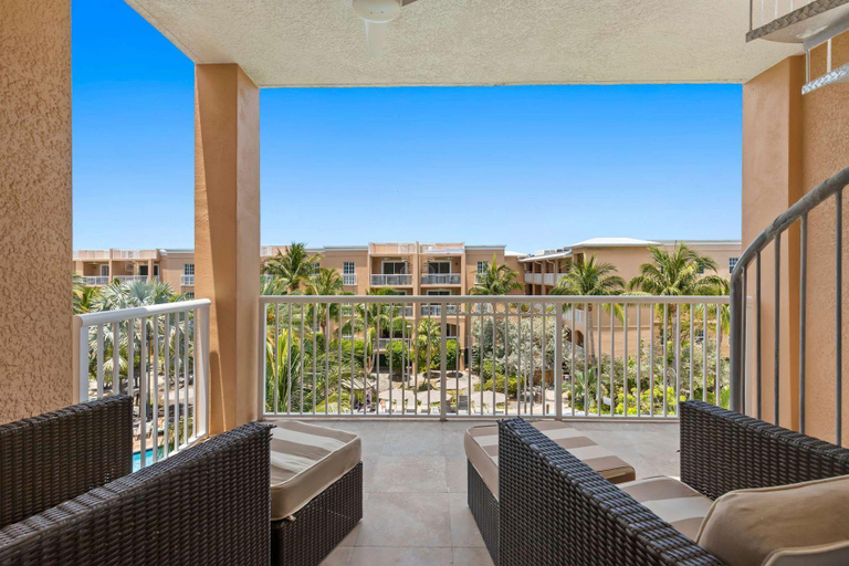 5, Resort View 1BR Suite, Monroe