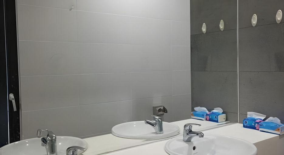 Bathroom 5, Mega Inn, Kuching