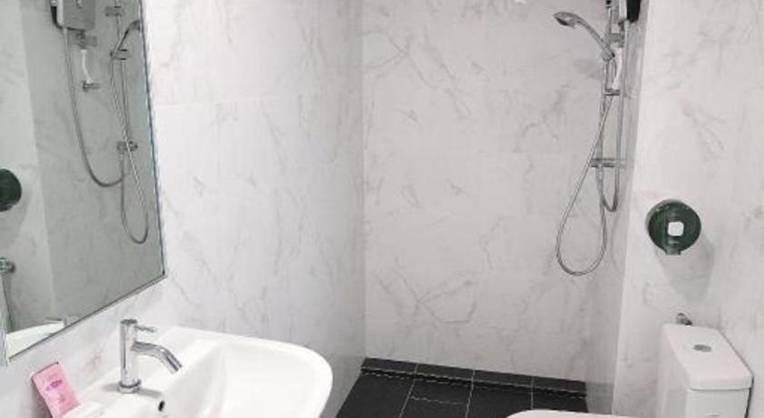Bathroom 4, Anson Hotel, Hilir Perak