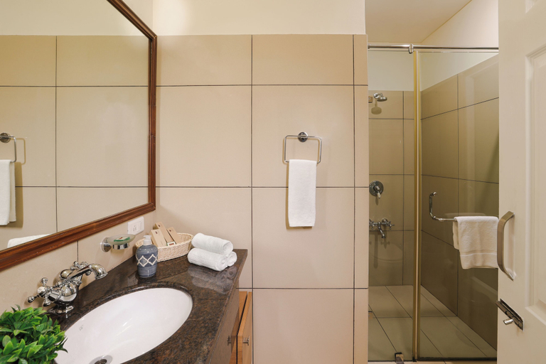 Bathroom 4, Lamrin Norwood Green Palampur, Kangra