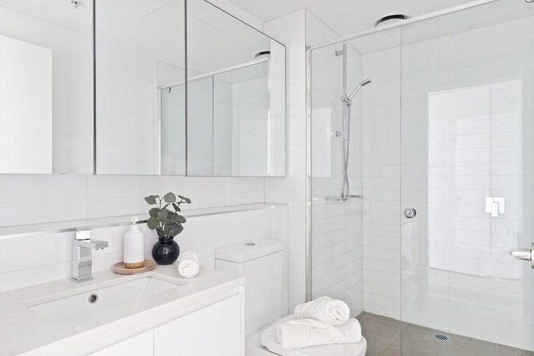 4, A Cozy Apt with City Views Near Crown Casino, Melbourne