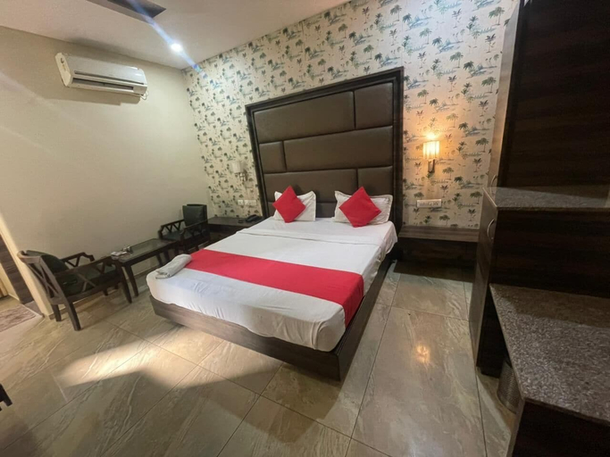 Bedroom 4, Hotel Surya Palace, Durg
